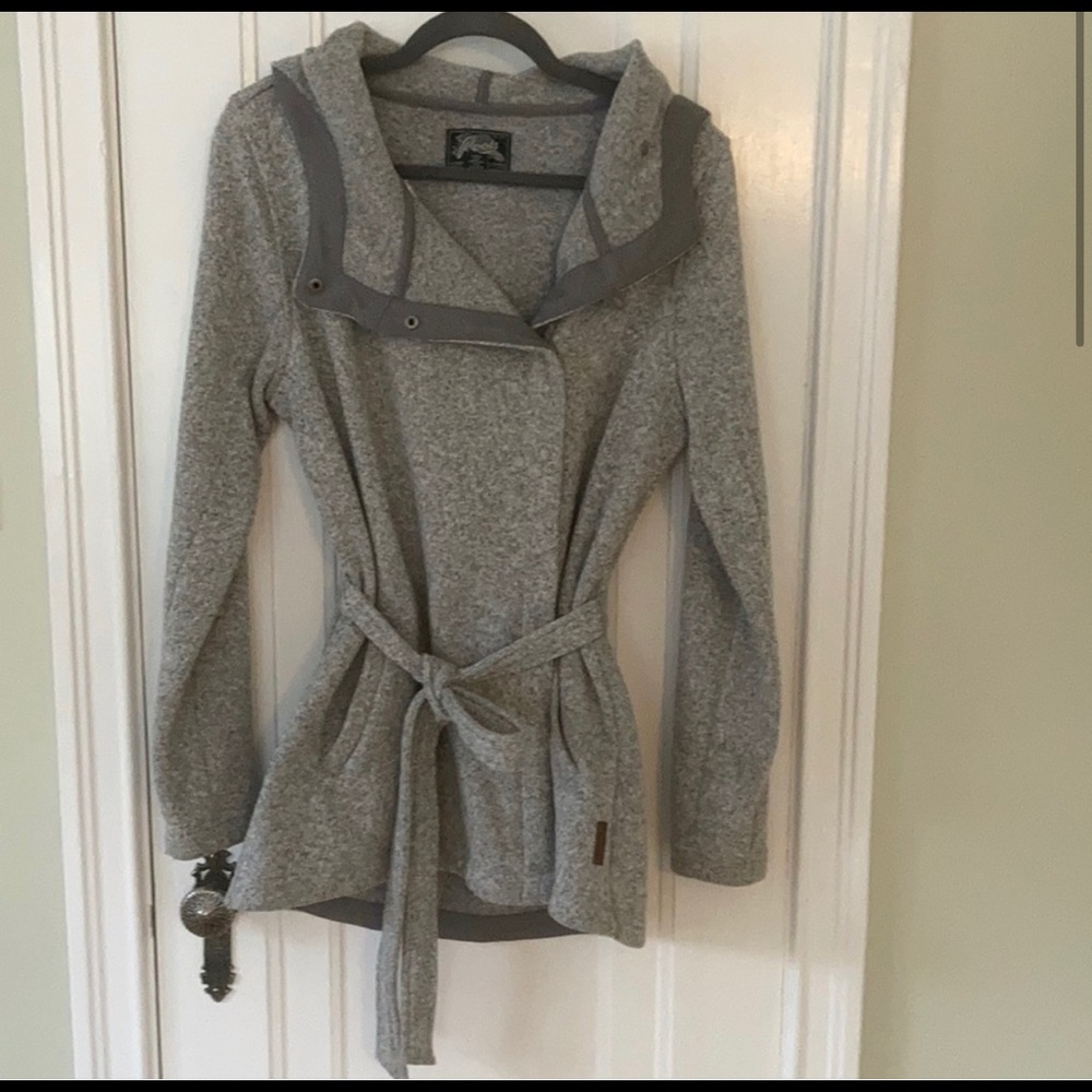 Roots Sweater -Lg
